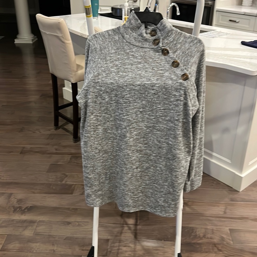 Lightweight sweater